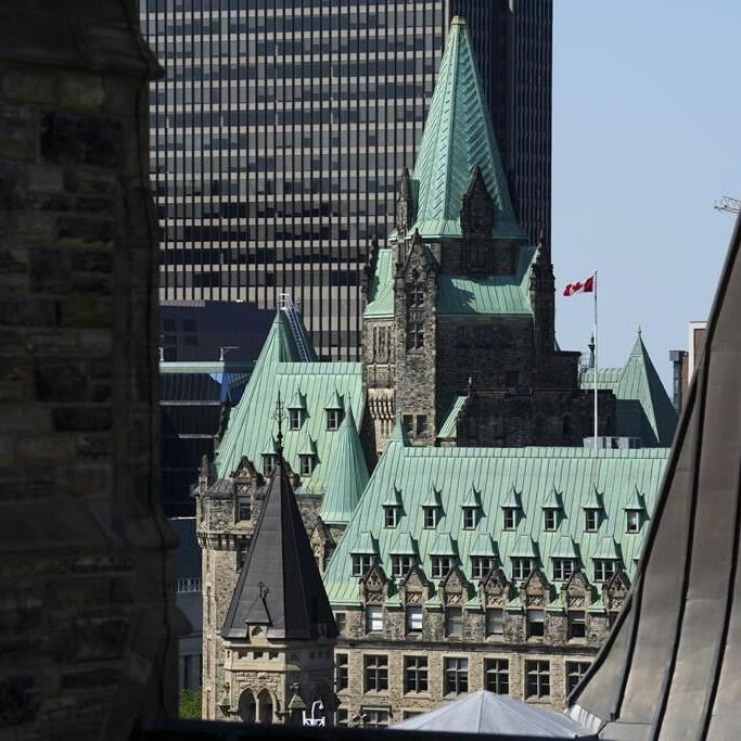 Influx of asylum claimants flooding shelters, social services in Ottawa